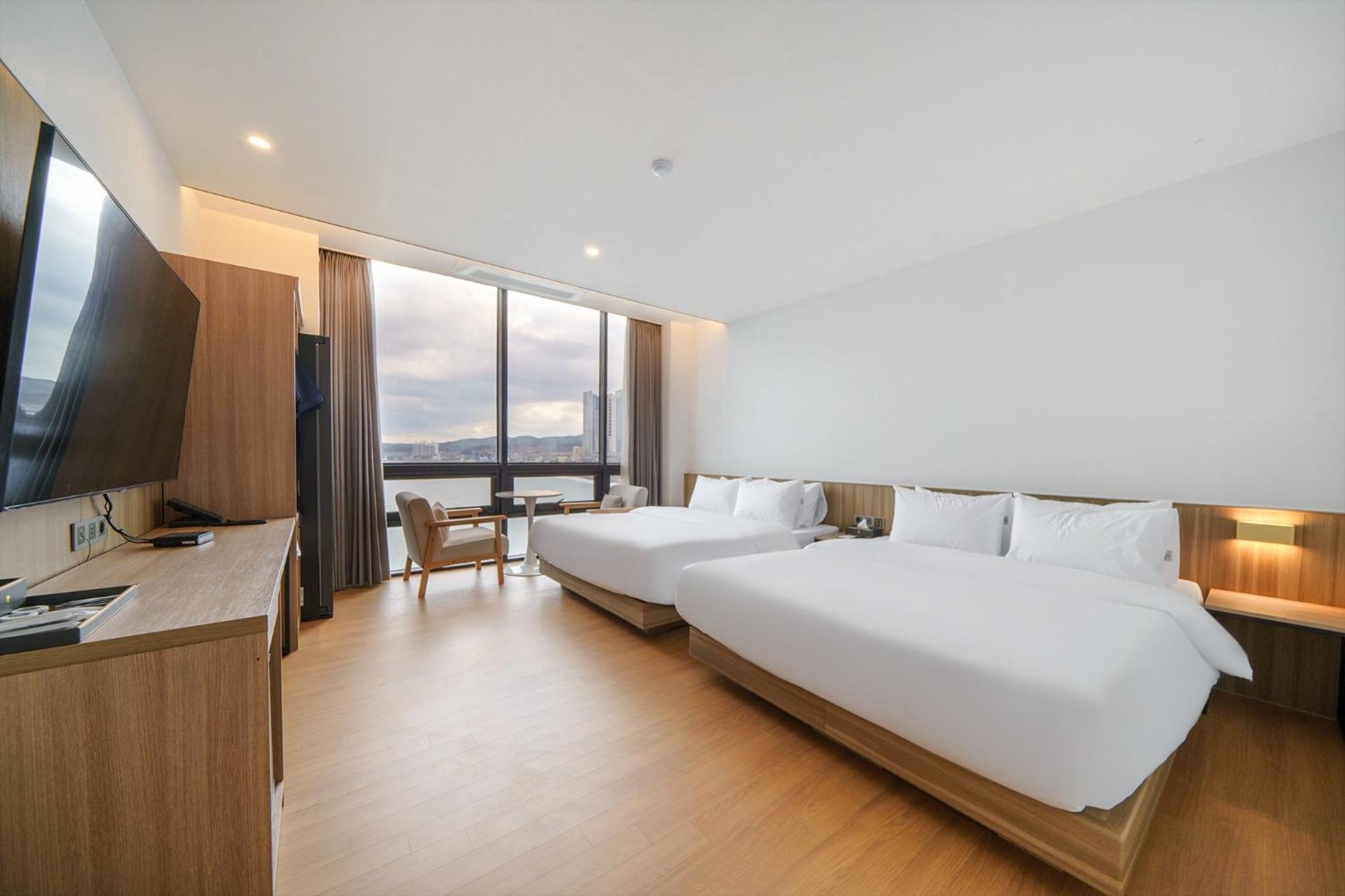 The Van Hotel Ulsan Extérieur photo